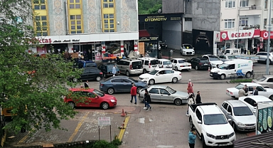 NİKSAR'DA TRAFİK YOĞUNLUĞU YAŞANIYOR