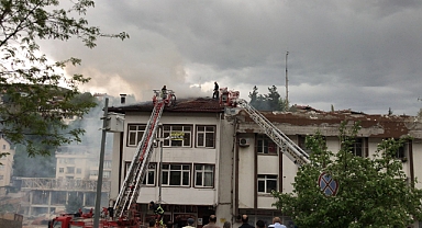 Niksar'ın Ortasında Korkutan Yangın