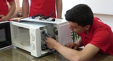 'Konuşan Fırın' TEKNOFEST'te İkinci Oldu