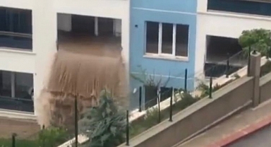 Başkent'te Su Basan Dairenin Eşyaları Dışarı Taştı