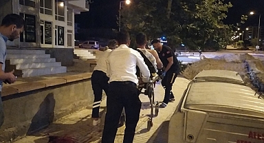 Komşular Arasında Bıçaklı Kavga: 1 Yaralı