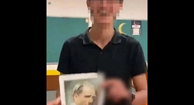 Atatürk'ün Fotoğrafıyla Uygunsuz Hareketler Yapan Çocuk Gözaltına Alındı