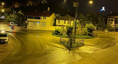 Sıcak Havaların Ardından Yağan Yağmur Niksar'ı Serinletti