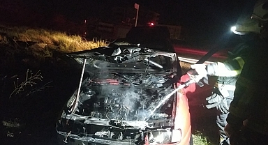 Yanan Otomobilin Sürücüsü Son Anda Kurtuldu