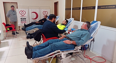 Polisler Cumhuriyet'in 100. Yılı Dolayısıyla 100 Ünite Kan Bağışladı