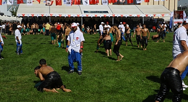 Cumhuriyetin 100. Yılında Gazi Paşa'yı Anma Büyük Yağlı Güreş Müsabakası Yapıldı