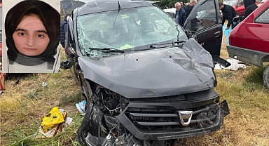 Kontrolden Çıkan Otomobil Tarlaya Savruldu: 1'i Ağır 4 Yaralı
