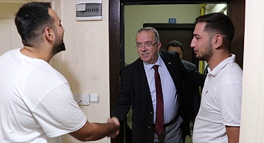 Rektör Turabi'den Öğrenci Evine Çat Kapı Ziyaret: 