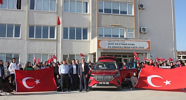 Suluova'da Cumhuriyetin 100. Yılı Anısına Öğrenciler Togg İle Buluşturuldu