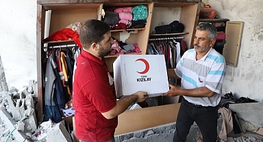 Türk Kızılayı Gazze'deki Ekibiyle Sivillere Yardım Ediyor