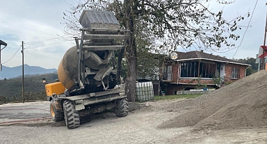 Ünye'de Beton Yol Çalışmaları Sürüyor