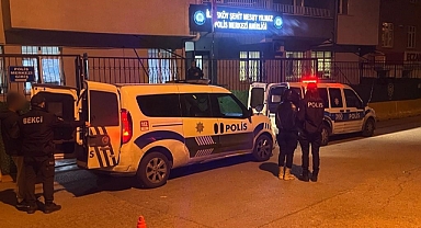 Polise direnen kadının üzerinden tabanca çıktı