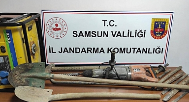 Samsun'da Kaçak Kazı Yapan 4 Kişi Suçüstü Yakalandı