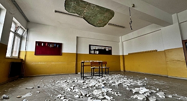 Samsun'da okulun tavanındaki alçının dökülmesi sonucu 7 öğrenci hafif yaralandı