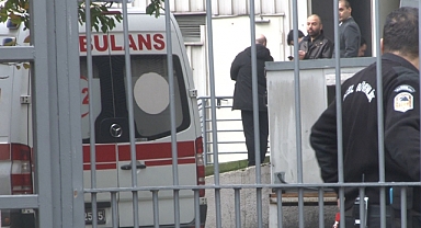 Bir kişi AVM'nin 5'inci kattan atladı: Ağır yaralandı