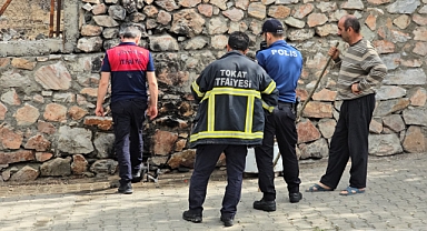 Tokat'ta çay içmek için yaktığı mutfak tüpü alev aldı