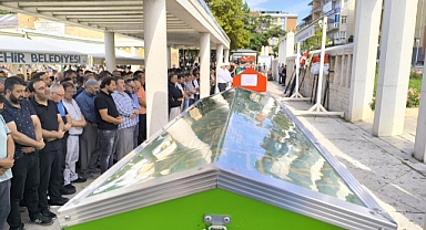 Erzincan'daki Kazada Ölen Polis Memuru, Eşi Ve Oğlu Son Yolculuğuna Uğurlandı