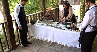 400 yıllık cami, ebru sanatına ilham oldu