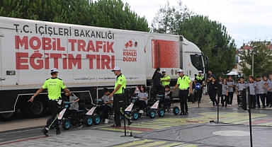 Mobil Trafik Eğitim Tırı ile 7 binden fazla öğrenciye trafik eğitimi