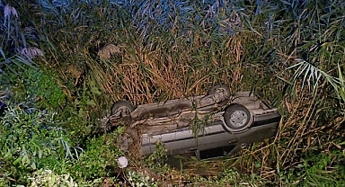 Niksar’da Kontrolden Çıkan Otomobil Kanala Uçtu: 2 Yaralı