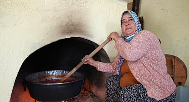 Salça makinesi domates üreticisinin yüzünü güldürdü