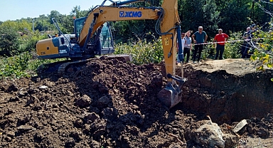 Samsun'da toprak altından kalan 1 kişiye ulaşıldı, 1 kişiyi kurtarma çalışmaları sürüyor