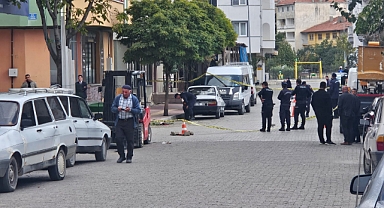 Çorum'da bir kişi mahkeme çıkışı kız kardeşi ve yeğenini silahla yaraladı