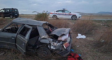 Çorum'da otomobil devrildi: 1 ölü, 5 yaralı