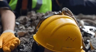 İnşaatın terasından düşen 79 yaşındaki işçi öldü