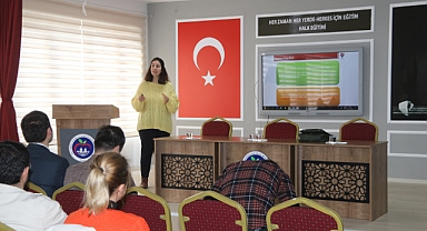 Taşova'da TÜBİTAK 4006 yürütücülük süreci eğitimi verildi