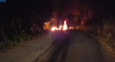 Ünye'de panik anları: İş makinesi yüklü tır bir anda alevler içerisinde kaldı