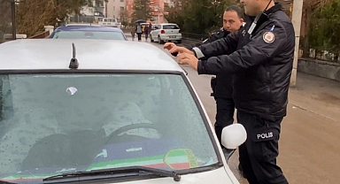 Öyle Derin Uyumuş ki Polis Sallayarak Uyandırdı