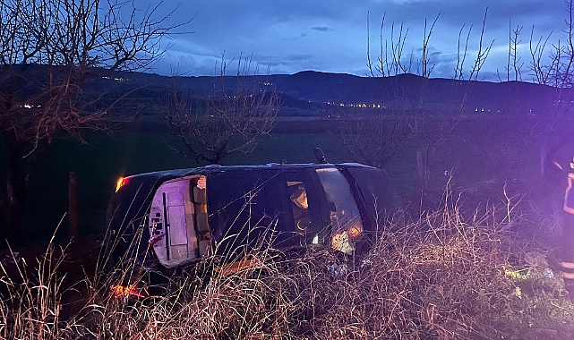 Niksar'da Yağmur Sonrası Kaza: Otomobil Tarlaya Savruldu