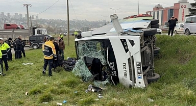 Tokat'ın Komşusunda Üzücü Kaza: Öğrencileri Taşıyan Midibüs Devrildi