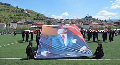 Niksar’da 23 Nisan Rüzgarı Coşkuyla Esti