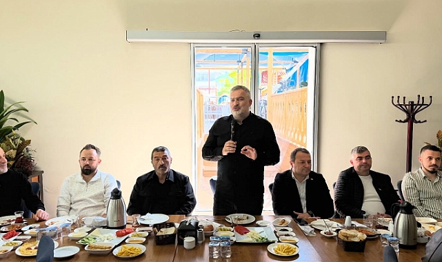 Niksar'da Berber Esnafı Başkan Tepebaşı ile Bir Araya Geldi