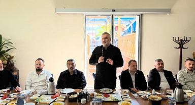 Niksar'da Berber Esnafı Başkan Tepebaşı ile Bir Araya Geldi