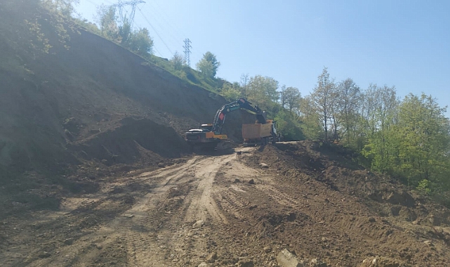 Niksar’da Çöken Yol Kontrollü Olarak Ulaşıma Açıldı