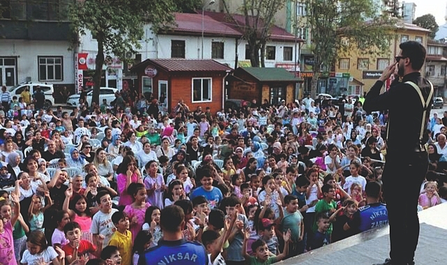 Niksar’da Renkli Şölen: Çocuklar Sahne Alıyor