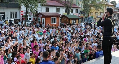 Niksar’da Renkli Şölen: Çocuklar Sahne Alıyor