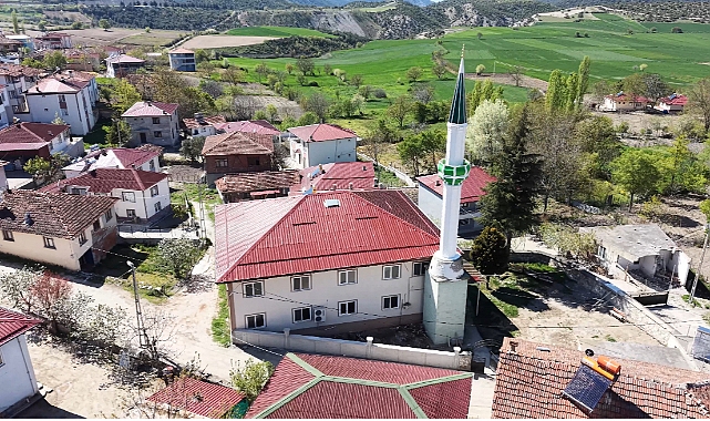 Niksar’da Riskli Minare Yıkıldı, Yenisi Kısa Sürede Yapıldı