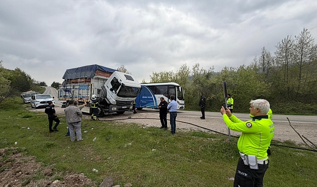 Niksar'da Seyir Halindeki Kamyon Alev Aldı