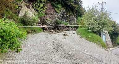 Niksar’da Aleybey Yokuşunda Tehlike! Yol Kapatıldı
