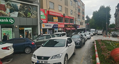 Niksar'da Bayram Hareketliliği Caddelere Taştı