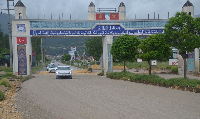 Niksar'da Bayram Trafiğine Geçici Çözüm