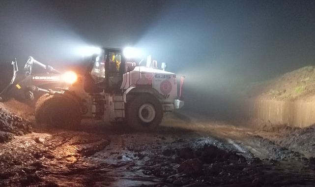Niksar’da Zor Gece: Ekipler Yağmura Karşı Yolda Seferber Oldu