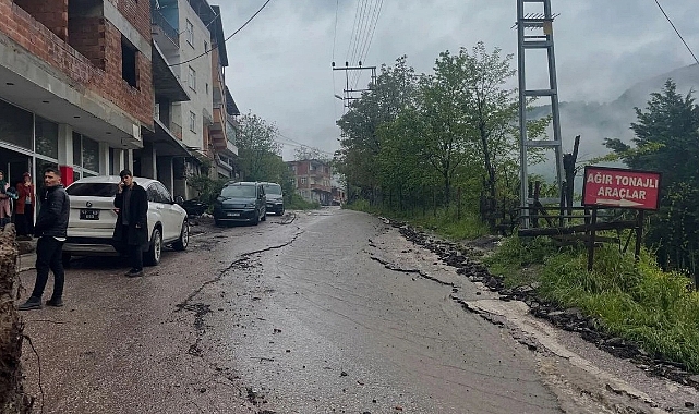 Niksar’ın Komşusunda Heyelan Korkuttu