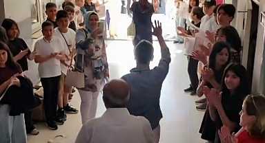 Kaya İsmet Özden Ortaokulu'nda Duygusal Veda: 3 Öğretmen Emekliye Ayrıldı