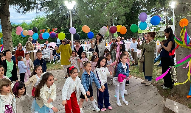 Minikler Yılın Yorgunluğunu Şenlikle Attı