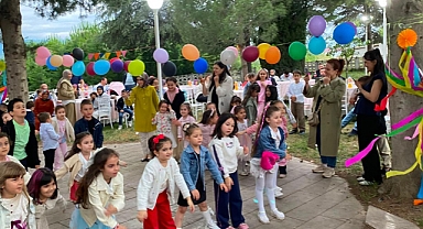Minikler Yılın Yorgunluğunu Şenlikle Attı